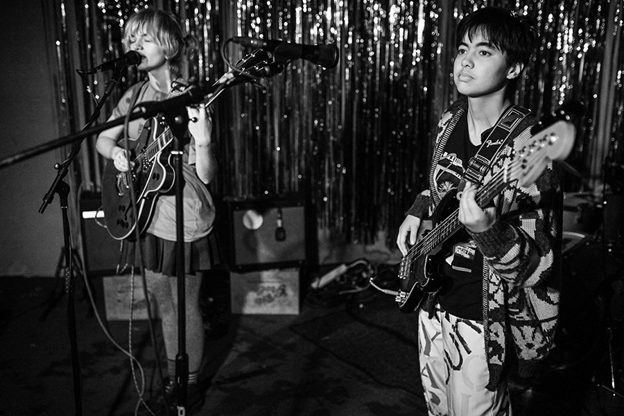 Mary in the junkyard live in concert